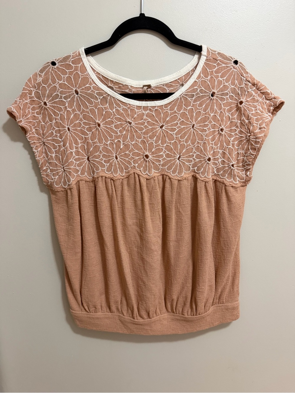 Free People Daisy Embroidered Smocked Hem Boho Peasant Top Blouse Pink M